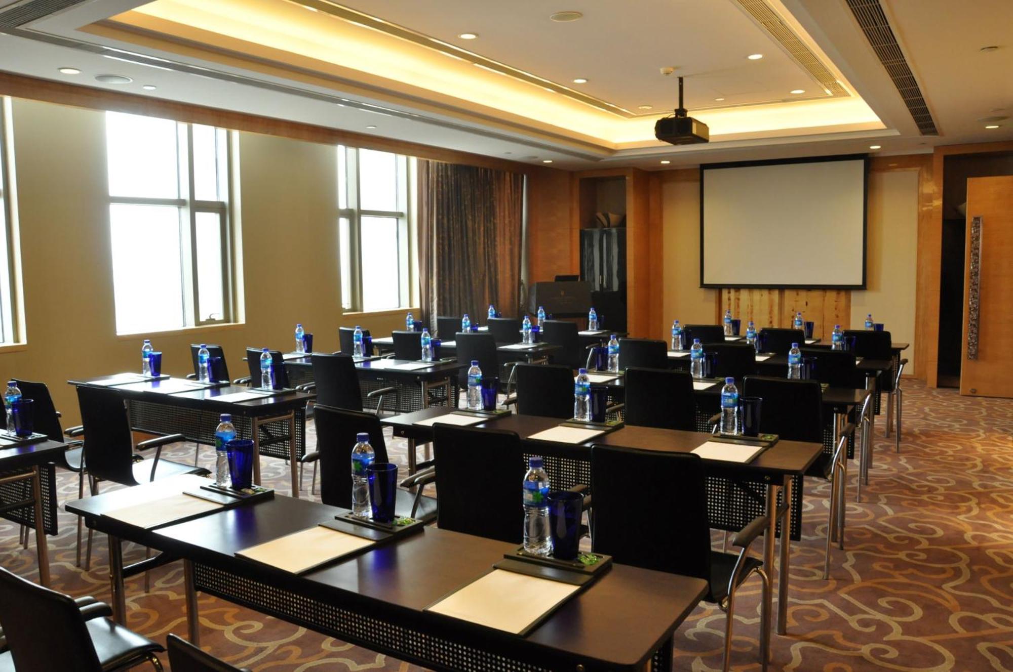Отель Intercontinental Shijiazhuang By Ihg Экстерьер фото